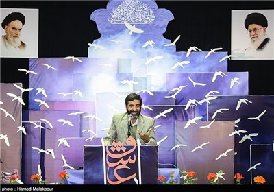 حاج حسین یکتا در افتتاحیه اجلاس ملی اصحاب عشق:   تیر را دشمن می زند و جام زهر را خودی می دهد!